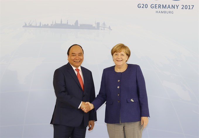 PM NGUYỄN XUÂN PHÚC TALKS WITH GERMANY'S MERKEL
