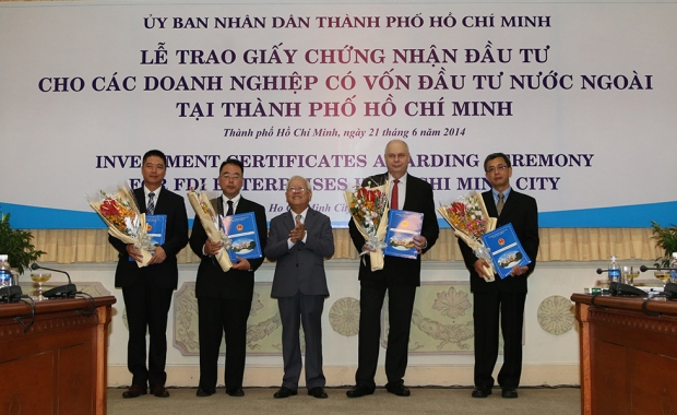 Investment Certificate Awarding Ceremony to Deutsches Haus