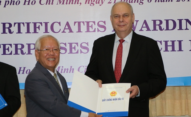 Investment Certificate Awarding Ceremony to Deutsches Haus
