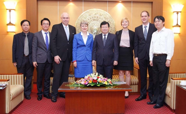Meeting with Minister of Construction of the Socialist Republic of Vietnam in Hanoi